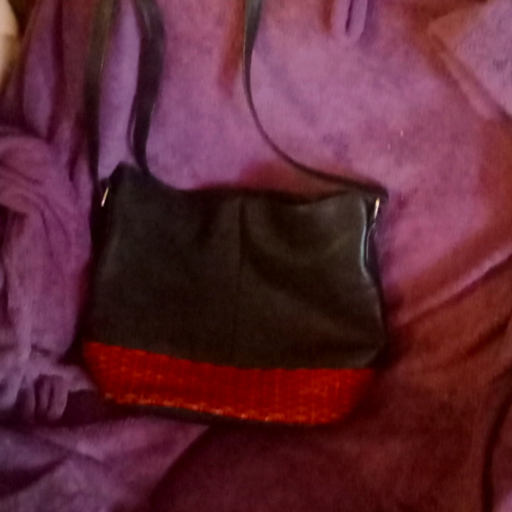 Robinson black purse